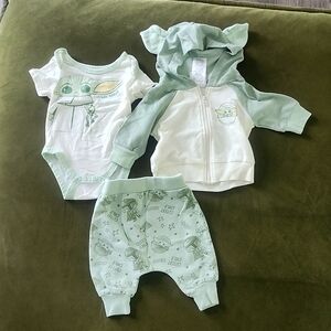 Baby Yoda outfit